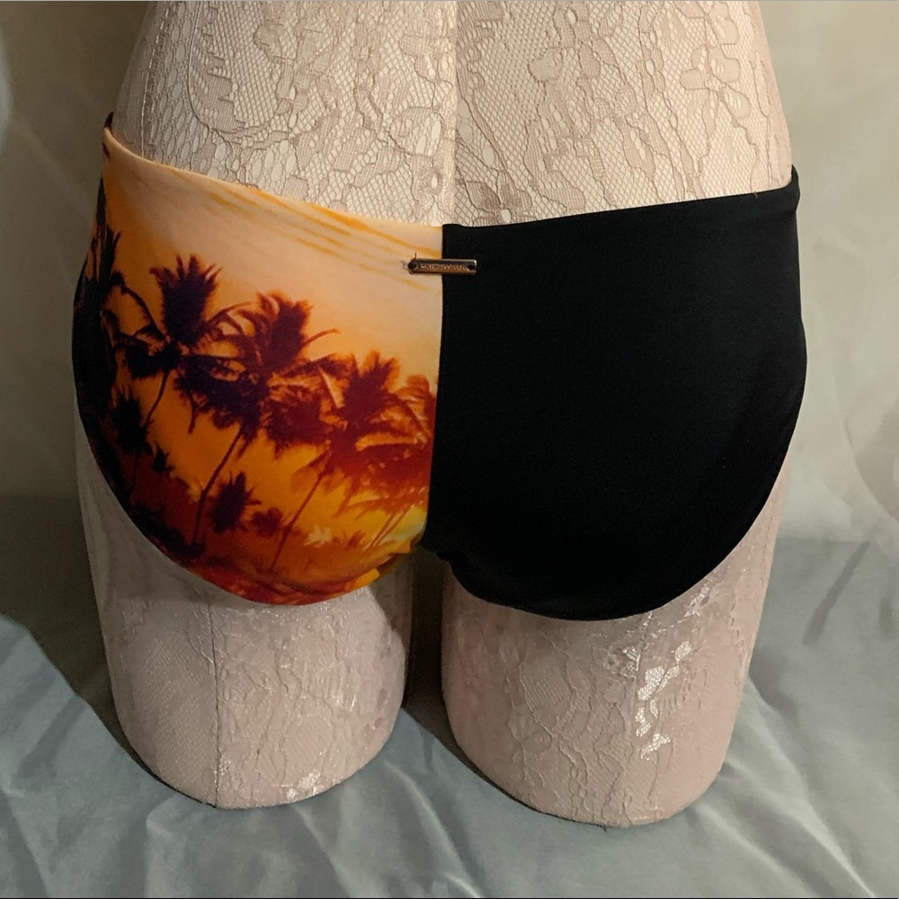 NWT Victoria’s Secret cheeky hipster swim bottom